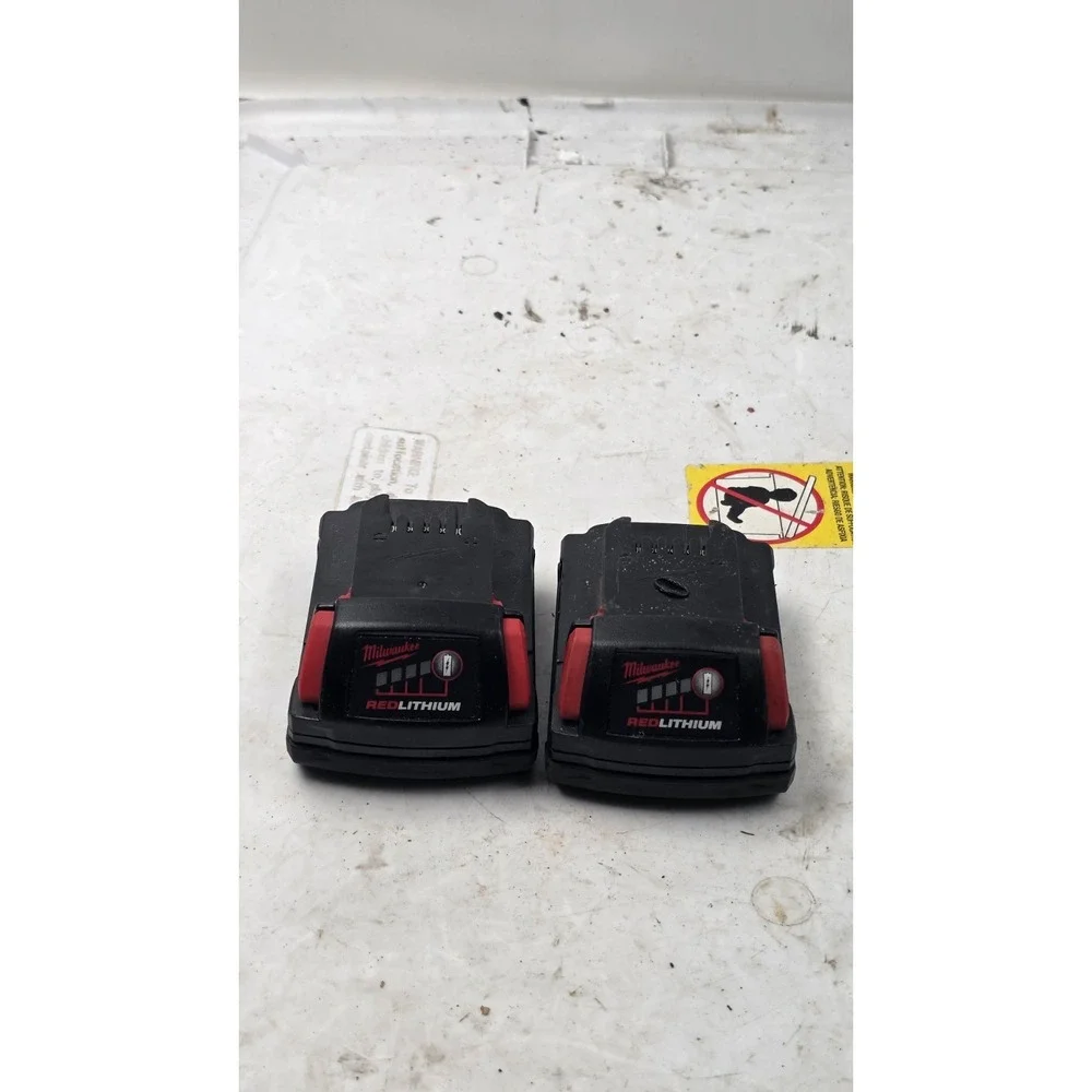 set 2 Milwaukee M18 Battery 1.5Ah 48-11-1815 18V  Red Lithium Ion